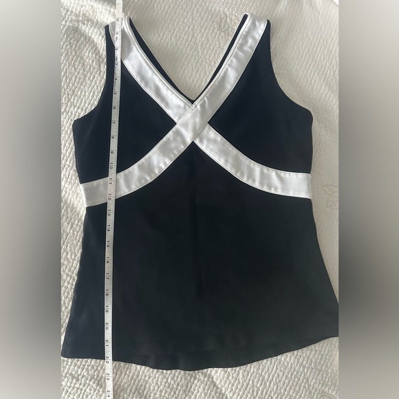 Lululemon Athletica Women’s Sleeveless Shirt - Picture 8 of 13